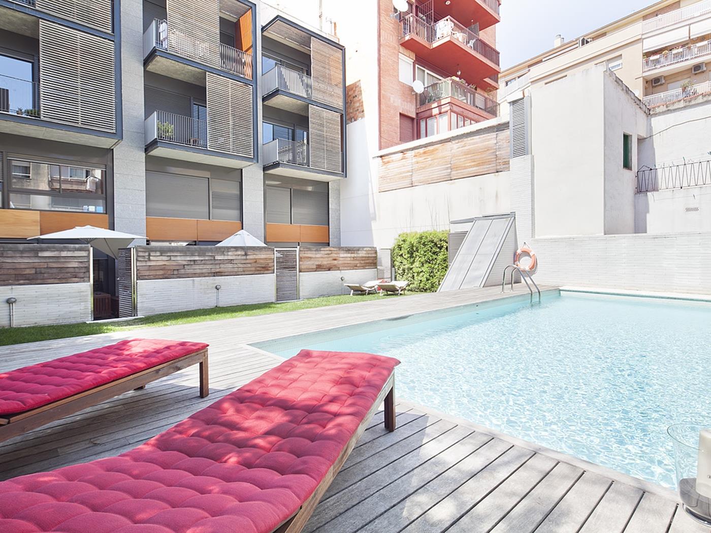 Duplex with Swimming Pool near City Center for 8 - My Space Barcelona Mieszkanie