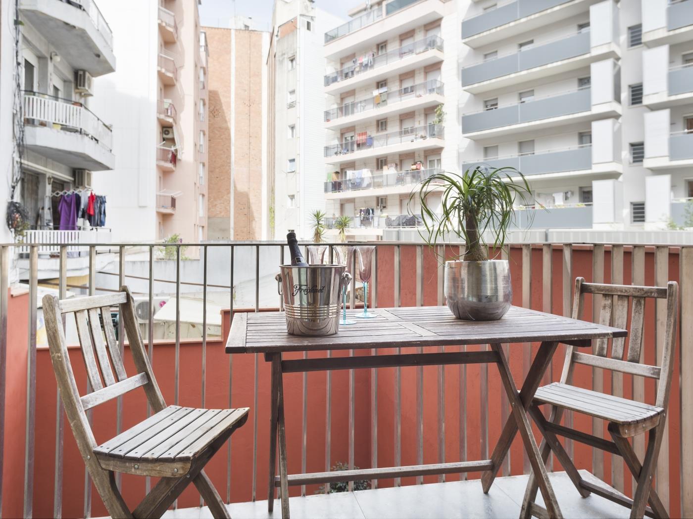 Apartament z basenem w Bornem dla 8 osób - My Space Barcelona Mieszkanie