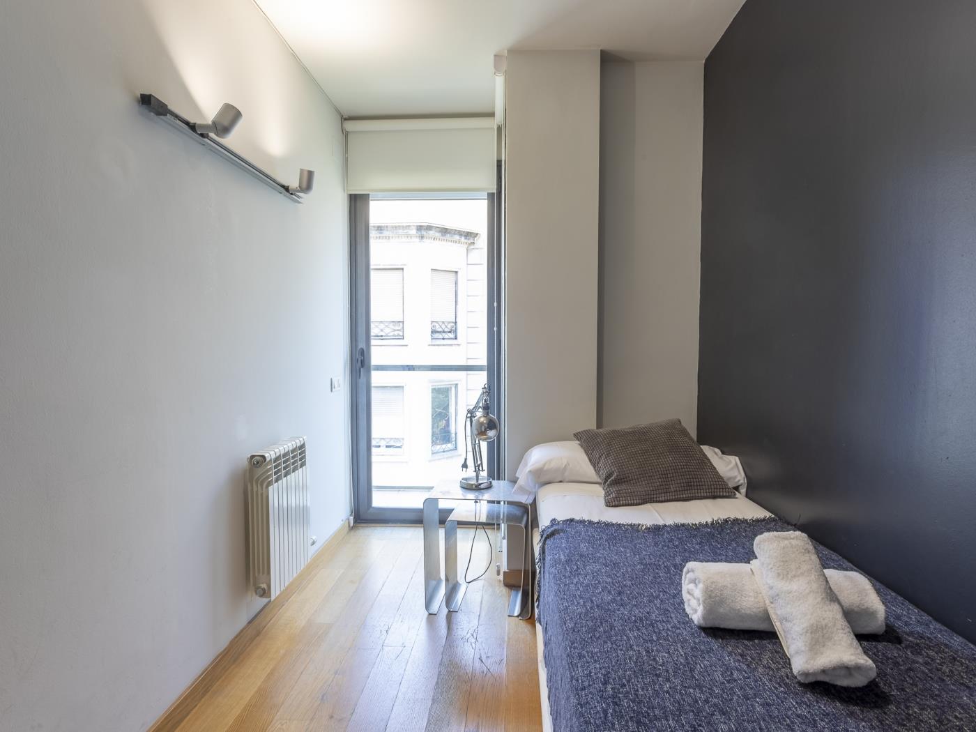 Attic Apartment in Bonanova with Private Terrace - My Space Barcelona Mieszkanie