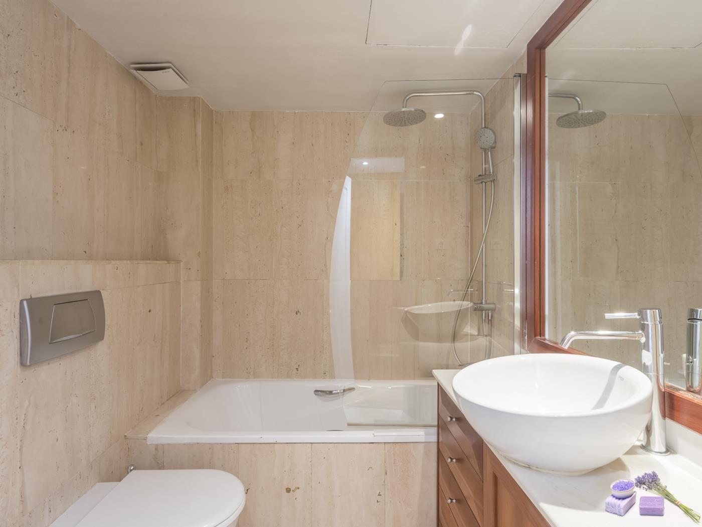 Attic Apartment in Bonanova with Private Terrace - My Space Barcelona Mieszkanie