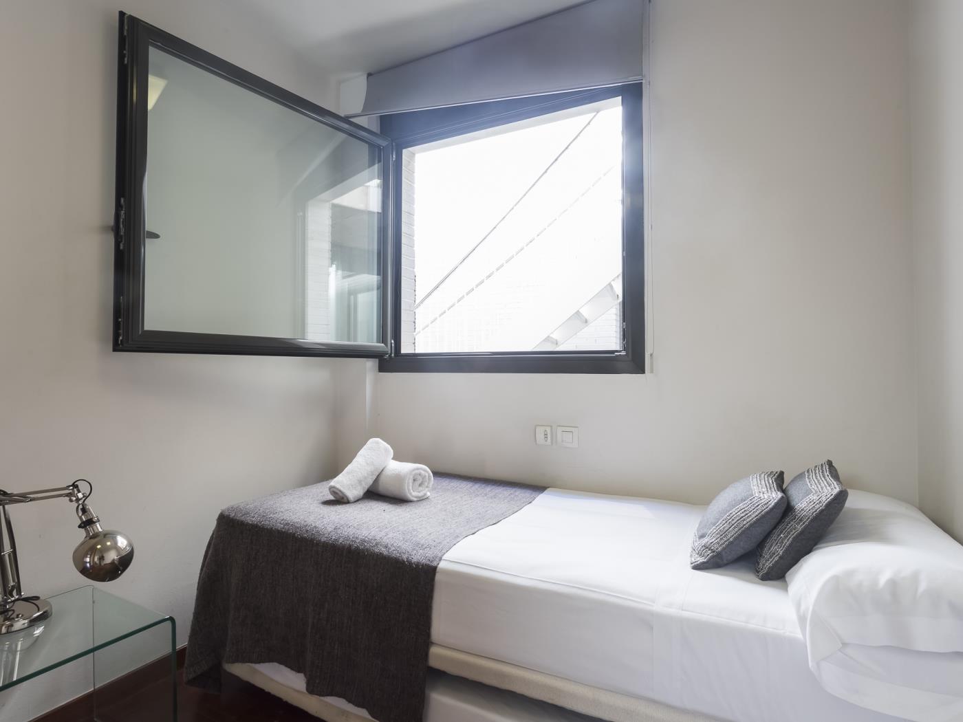 Apartment with Terrace and Pool near Park Güell - My Space Barcelona Mieszkanie