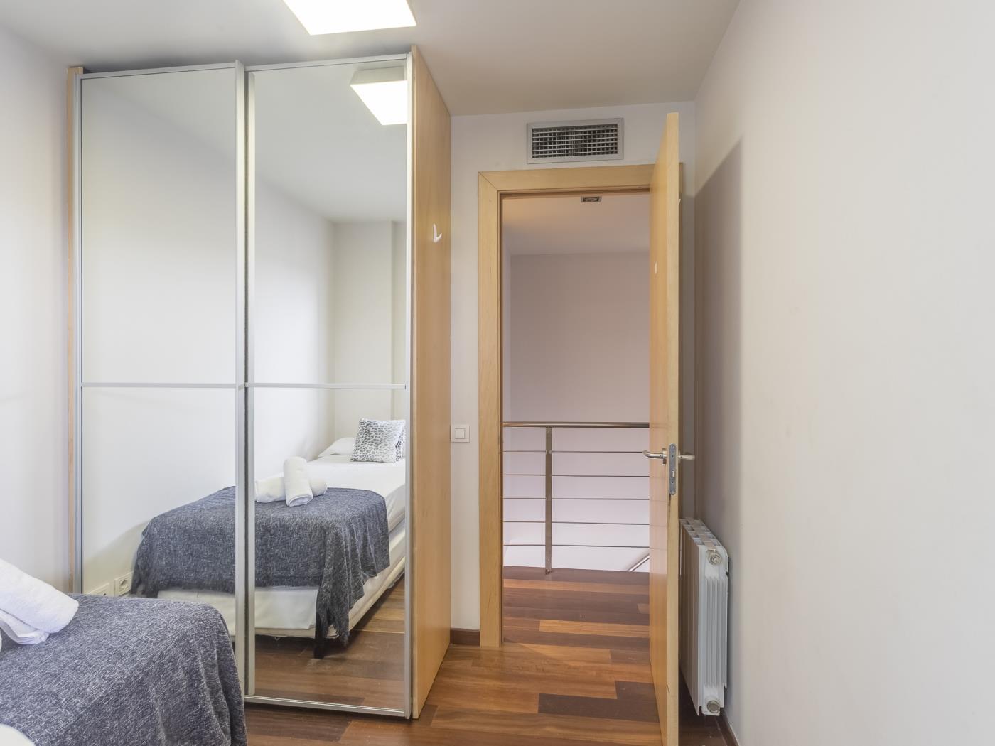 Apartment with Terrace and Pool near Park Güell - My Space Barcelona Mieszkanie