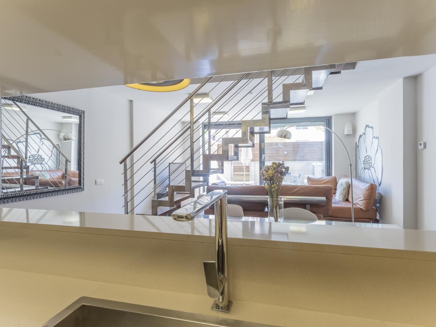 Apartment with Terrace and Pool near Park Güell - My Space Barcelona Mieszkanie