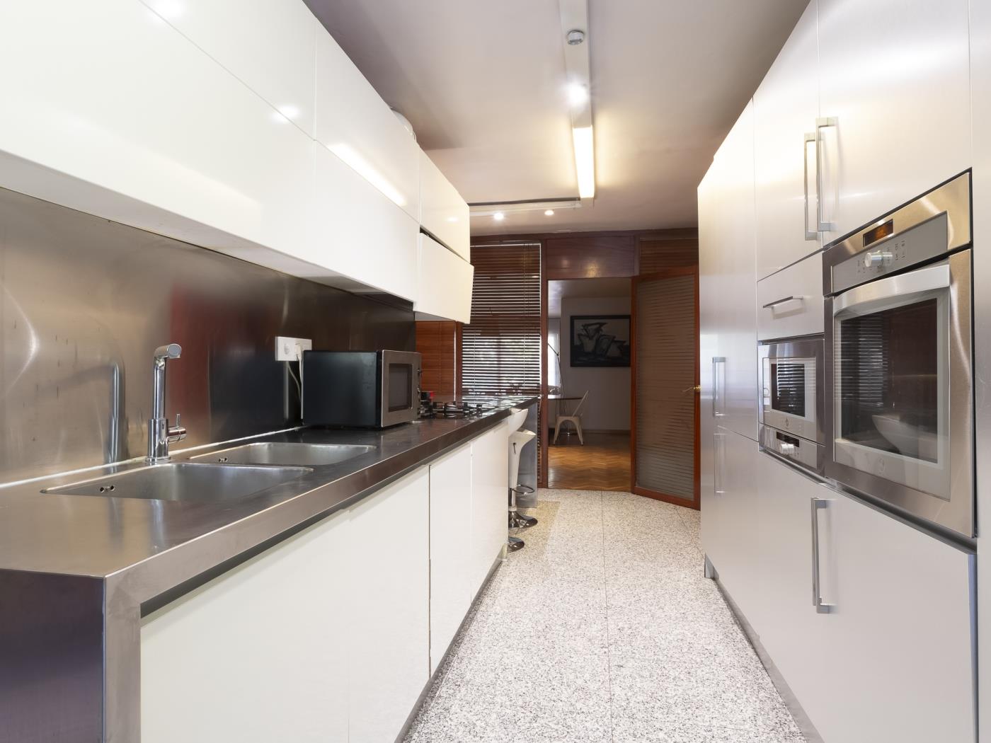 Classic executive Bonanova Apartment for 8 - My Space Barcelona Mieszkanie