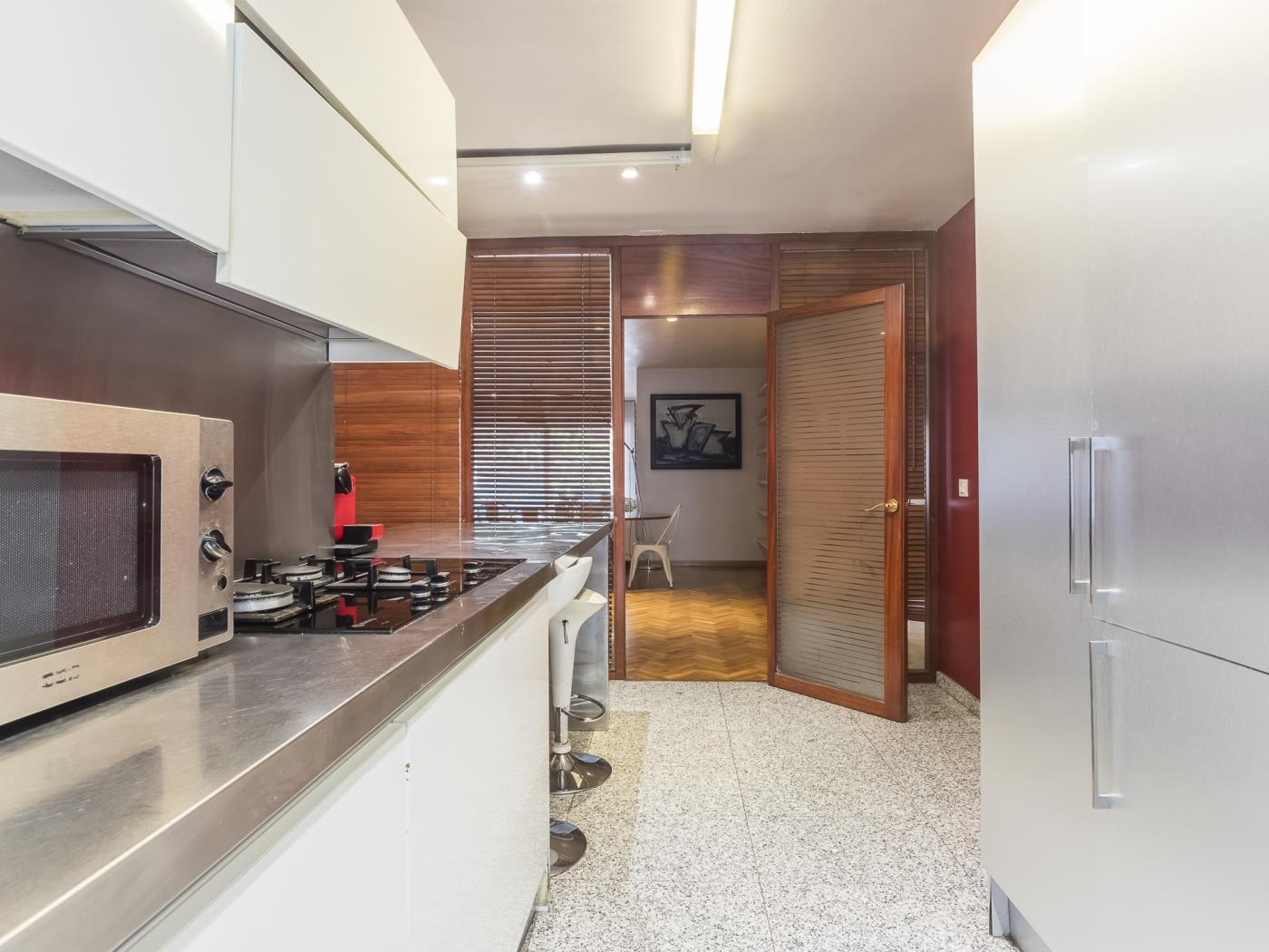 Classic executive Bonanova Apartment for 8 - My Space Barcelona Mieszkanie