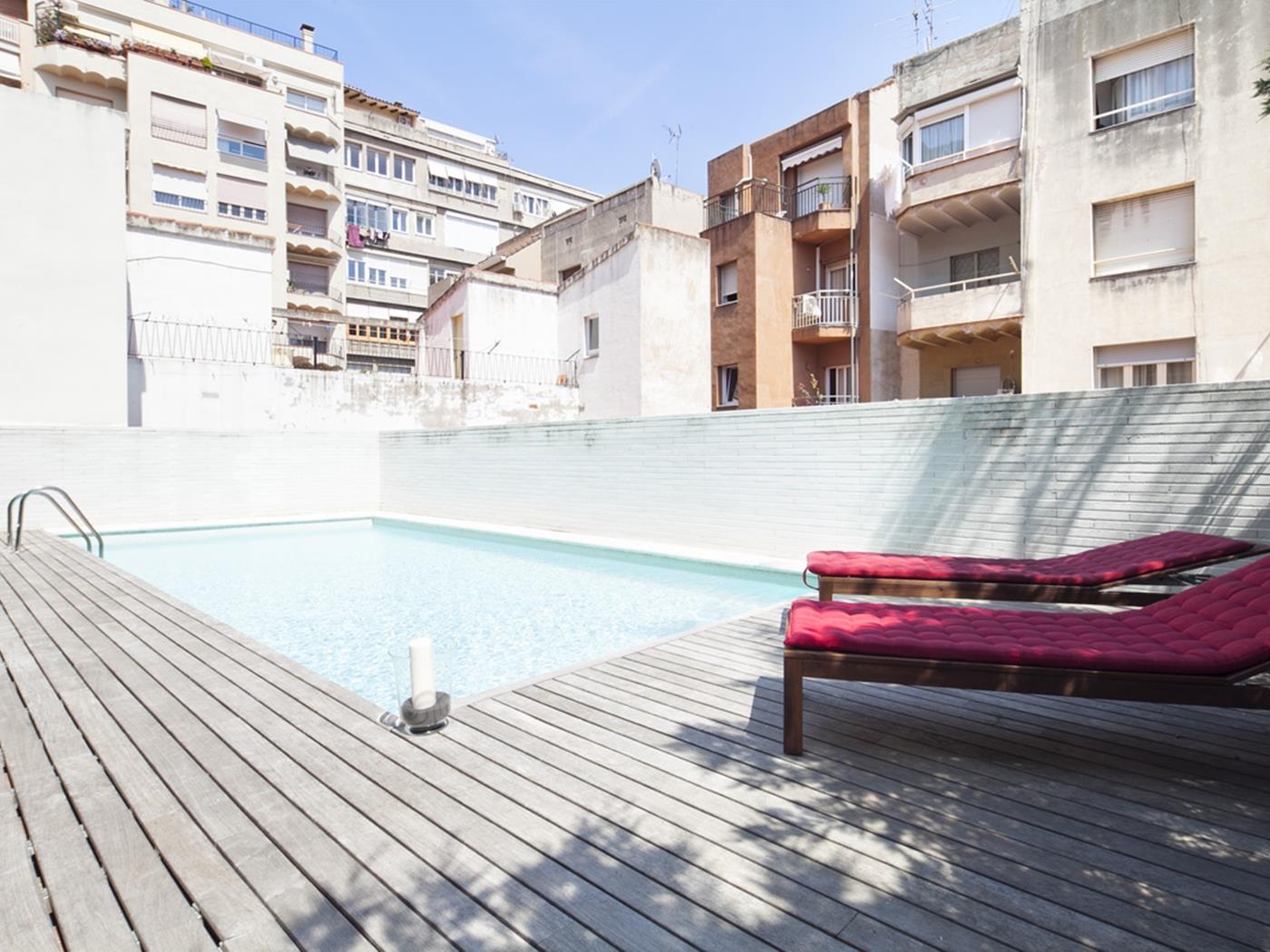 Duplex with Swimming Pool near City Center for 8 - My Space Barcelona Mieszkanie