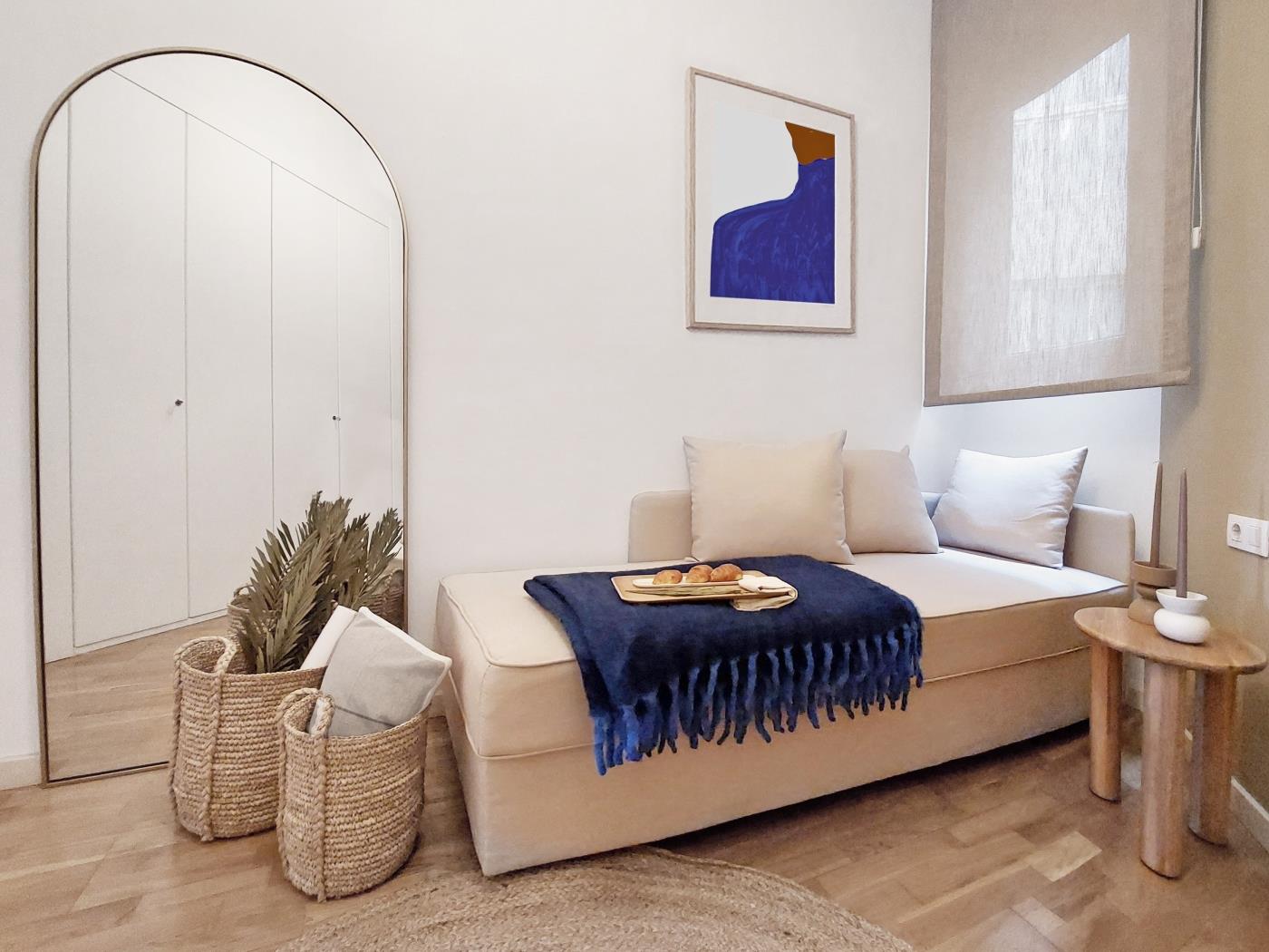 Umeblowane mieszkanie z 2 sypialniami i 2 łazienkami naprzeciwko - My Space Barcelona Mieszkanie