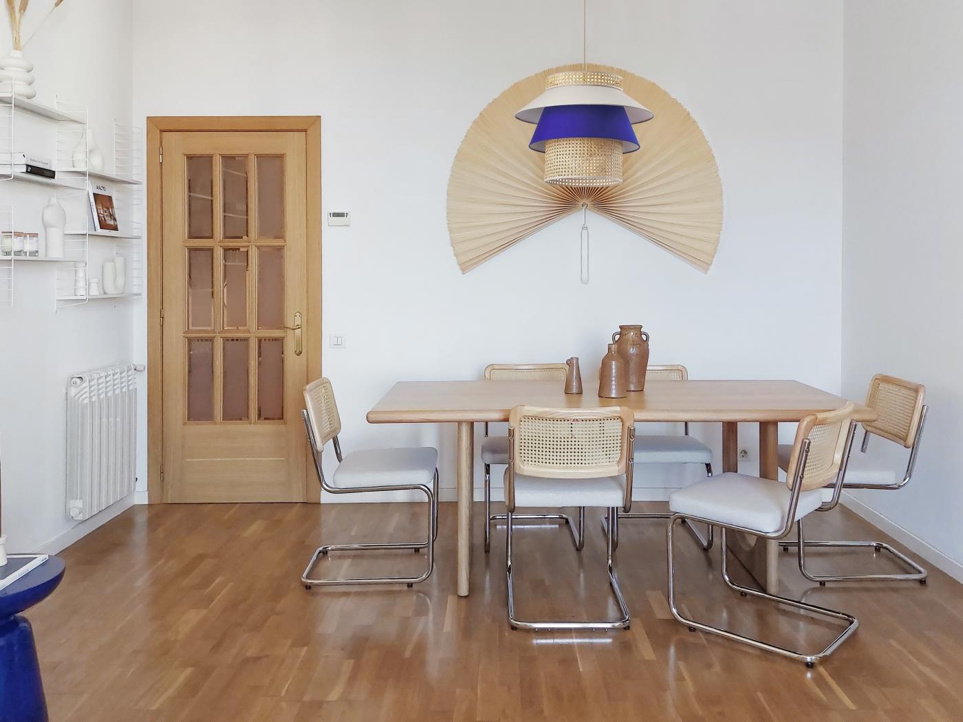 Umeblowane mieszkanie z 2 sypialniami i 2 łazienkami naprzeciwko - My Space Barcelona Mieszkanie