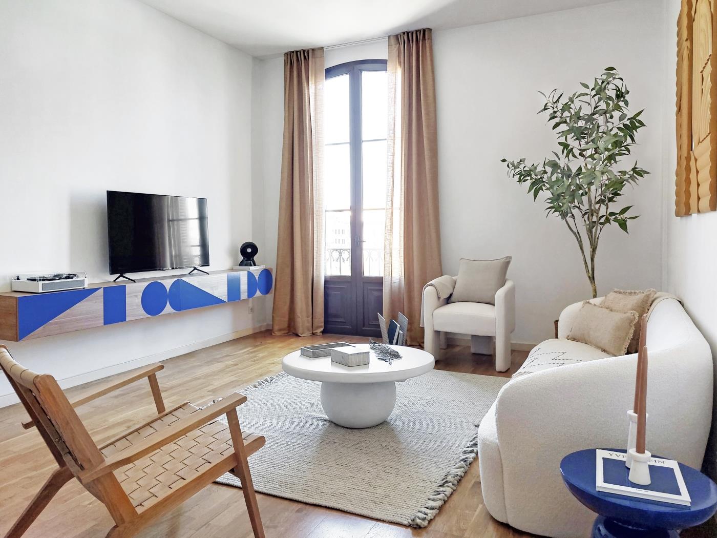 Umeblowane mieszkanie z 2 sypialniami i 2 łazienkami naprzeciwko - My Space Barcelona Mieszkanie