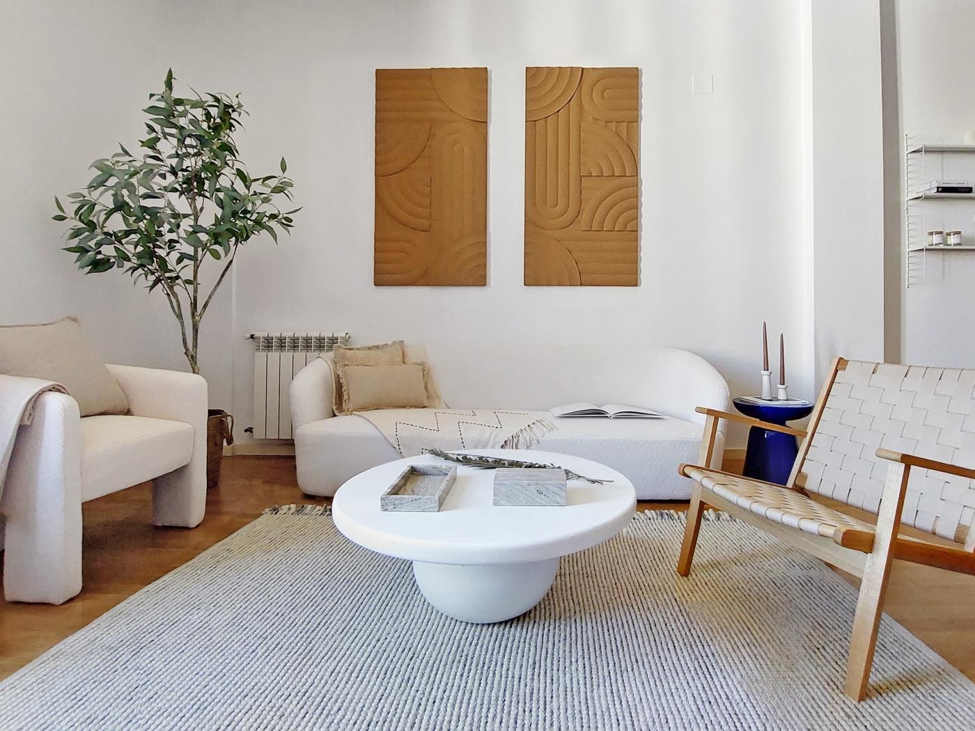 Umeblowane mieszkanie z 2 sypialniami i 2 łazienkami naprzeciwko - My Space Barcelona Mieszkanie