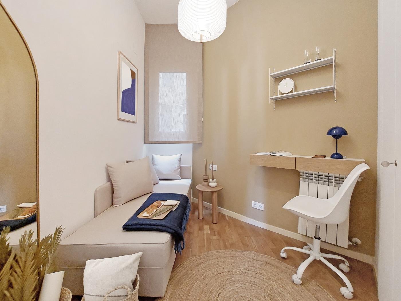 Umeblowane mieszkanie z 2 sypialniami i 2 łazienkami naprzeciwko - My Space Barcelona Mieszkanie