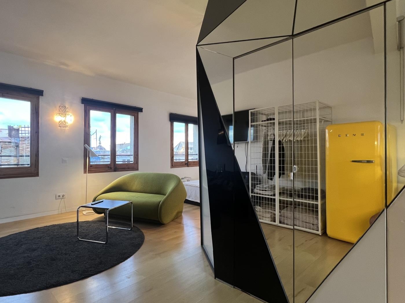 Odnowiony loft z 2 sypialniami i tarasem w Dzielnicy Gotyckiej - My Space Barcelona Mieszkanie