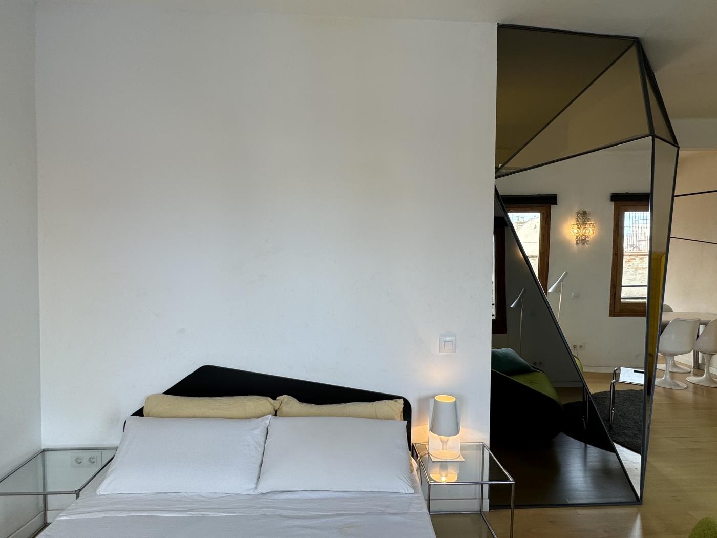 Odnowiony loft z 2 sypialniami i tarasem w Dzielnicy Gotyckiej - My Space Barcelona Mieszkanie
