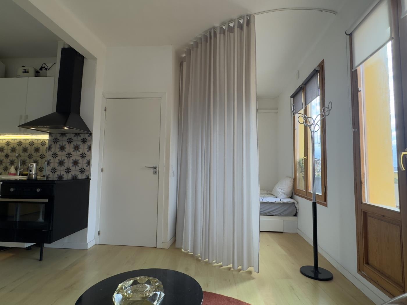 Odnowiony loft z 2 sypialniami i tarasem w Dzielnicy Gotyckiej - My Space Barcelona Mieszkanie